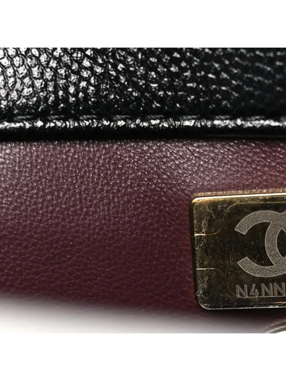 CHANEL indulge timeless